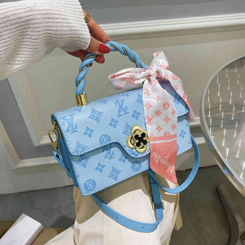 2022 Factory Wholesale New Letter embossed female fashion portable s messenger bag trend