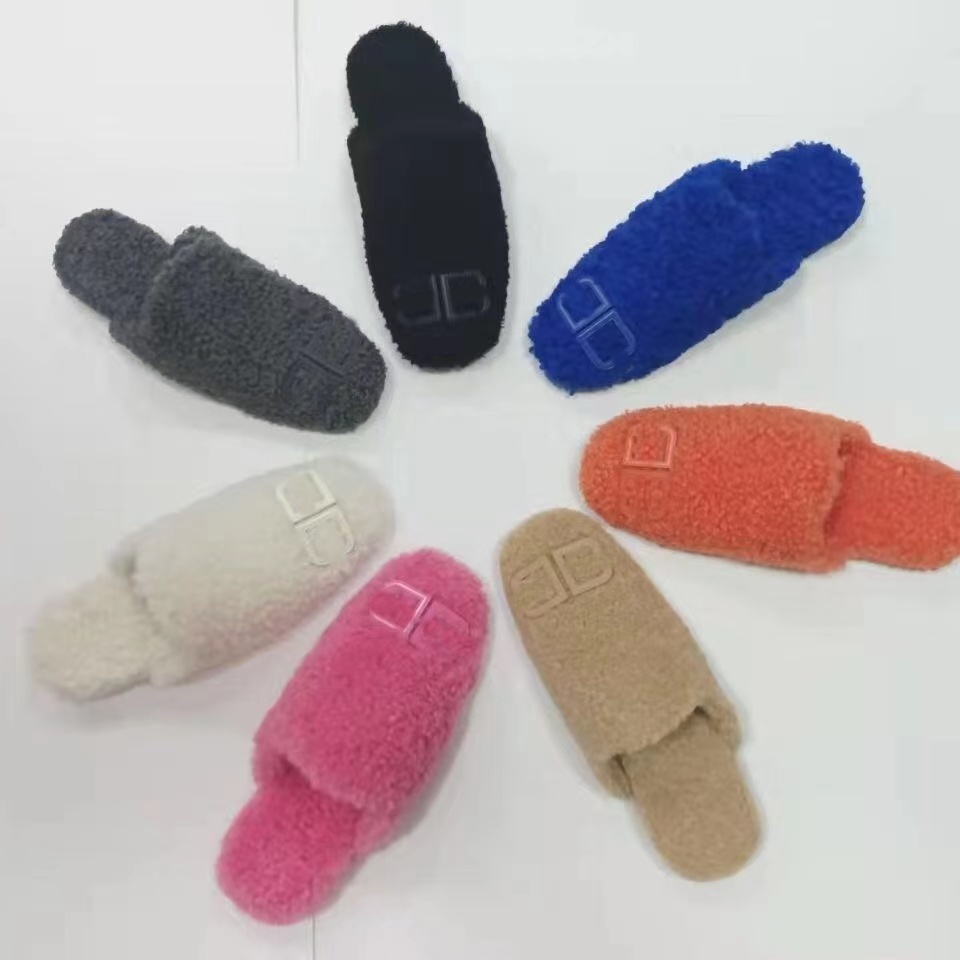 

New Triple s Women Loafers Autumn Winter Warm Wool Slippers Comfortable and durable derma sole Stylist Shoes With box size 35-41, Black