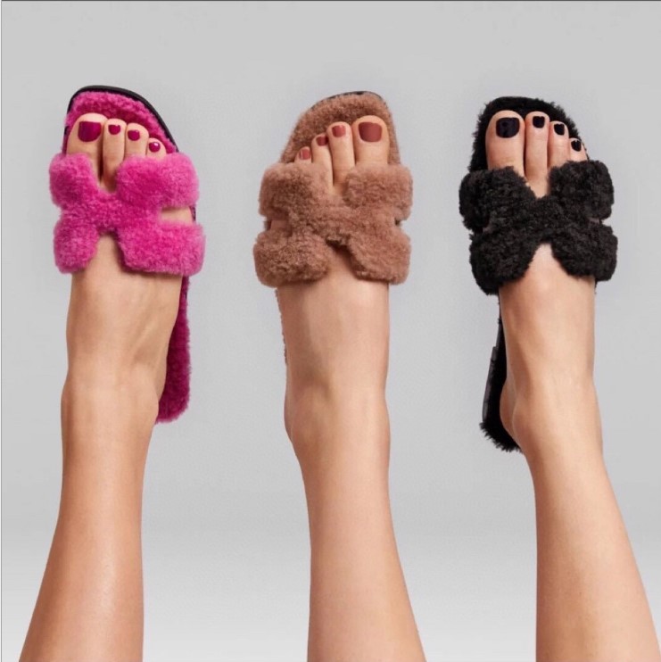 

Women Fur Oran Sandals Sheepskin Insole H Upper Slippers Woolskin Slides Designer Sandal Flat Flip Flops Winter Plush Shoes, Black