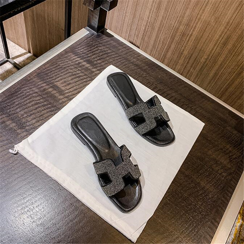 

Fashion Women's Classic design Slippers Non-slip beach shoes high quality Leather female comfortable Flats base slipper ladies flip-flops letter sandals H1021101, Extra freight