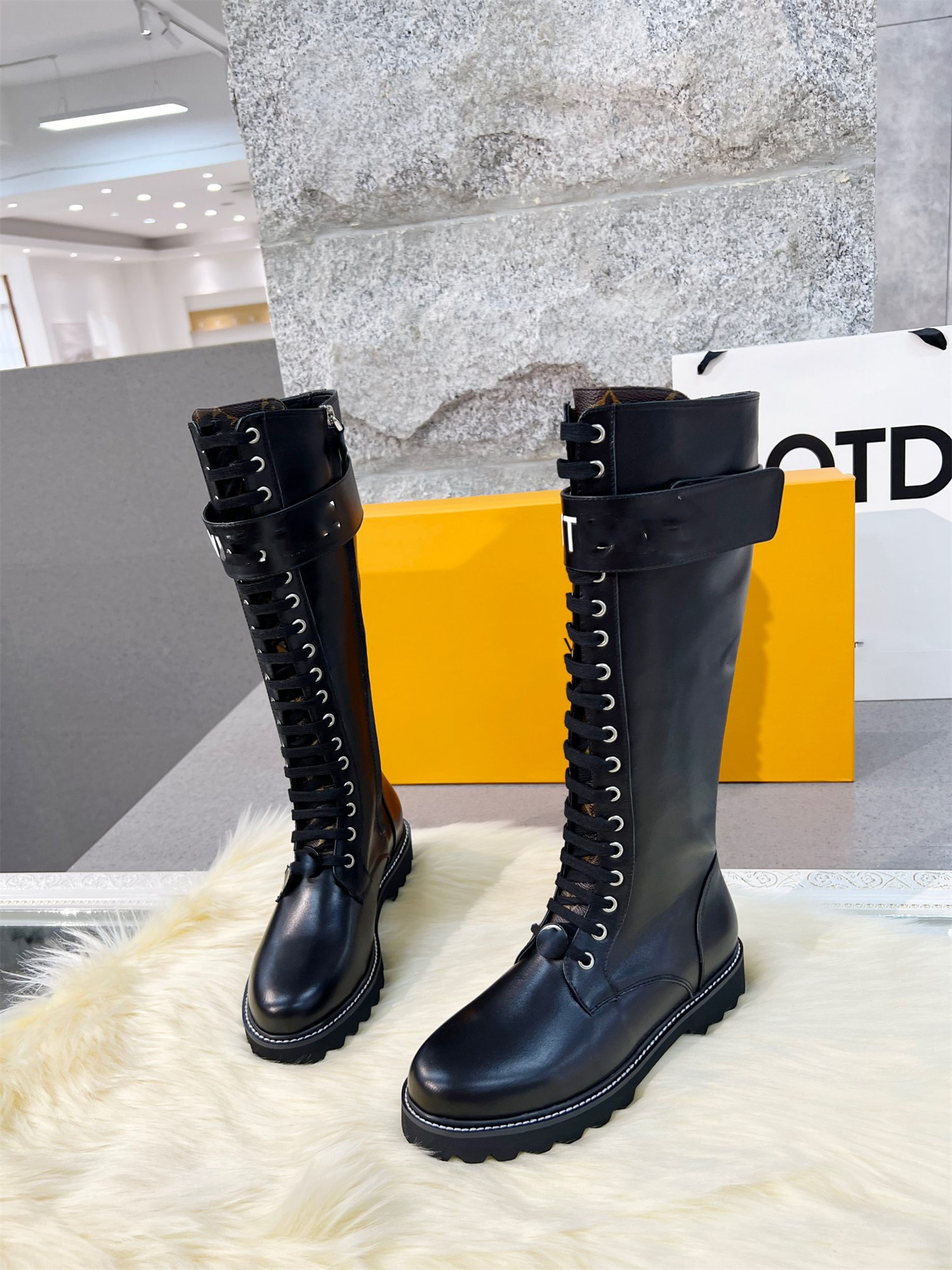 

Top Quality Love Boots Women Low Heel Laureate Boot Black Brown Presbyopia Women's Shoes Size 35-40, Black ankle boots