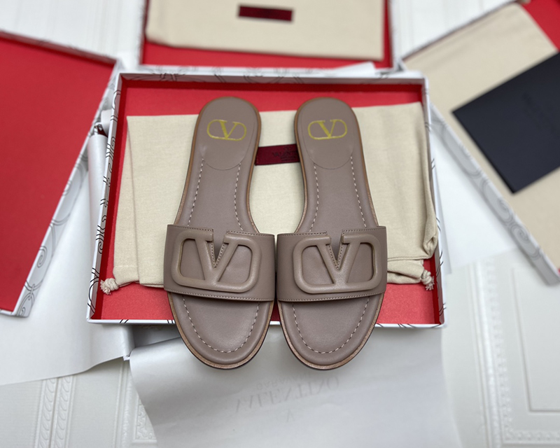 

2022 Paris Womens Slippers Scuffs Summer Sandals Beach Slide Slippers Girls Flip Flops Loafers Beautiful Embroidered -B062, Picture color