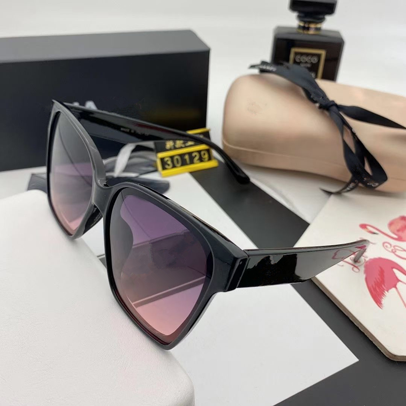 

2021 Designer sunglasses men's and women's outdoor shade PC frame fashion classic sun glasses ladies mirror With box #14, White;black