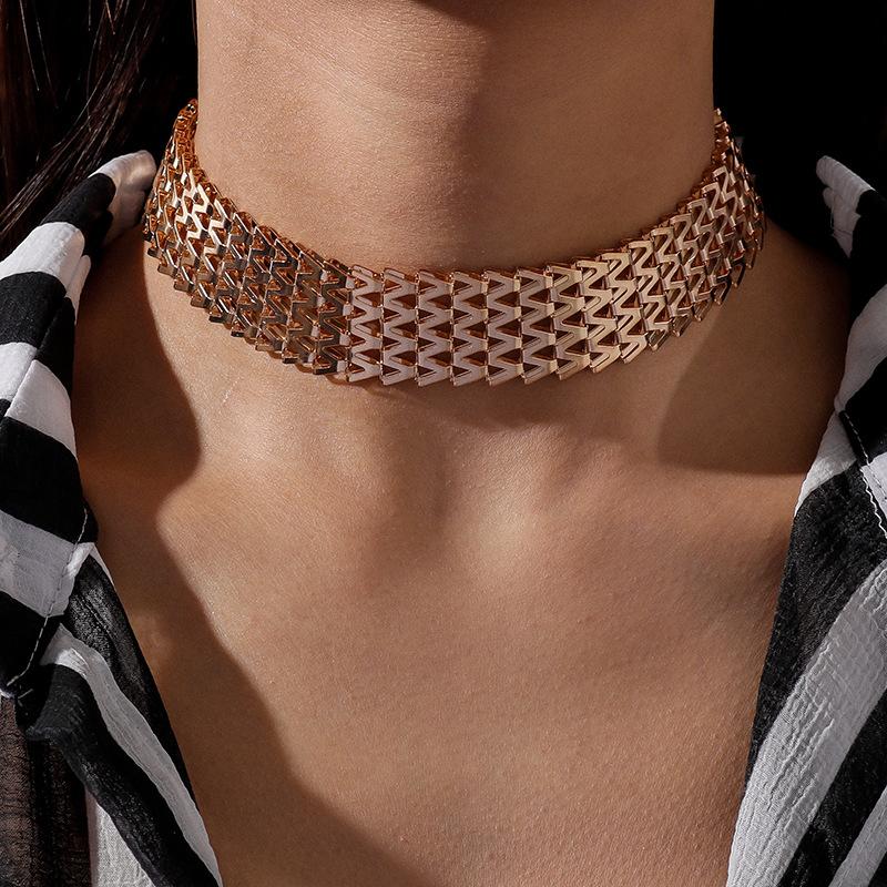 

Chokers Personality Wild Hollow Necklace Retro Exaggerated Punk Hip-hop Metal Beam Neck Collar 2021 Trendy Fashion Women Jewelry