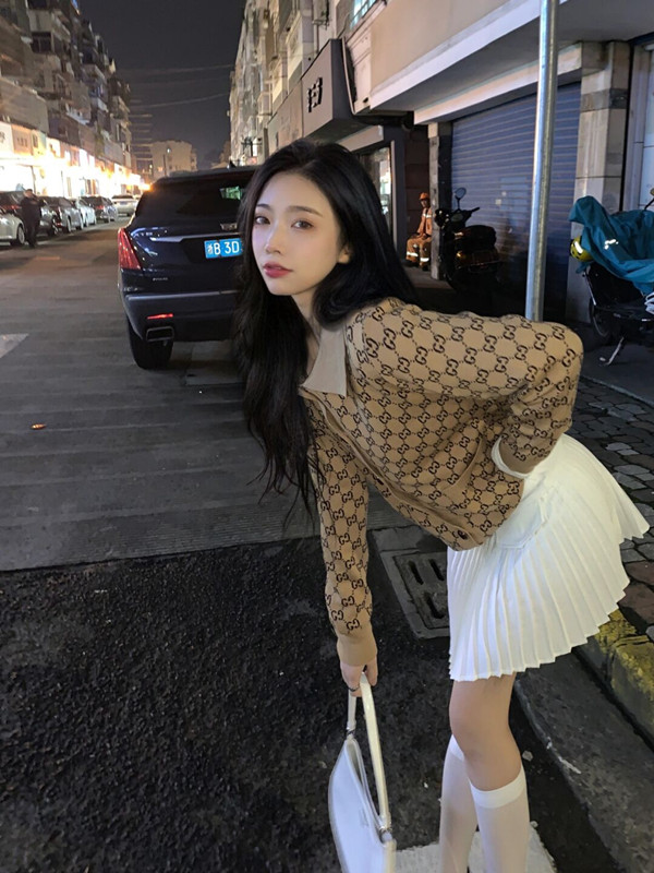 

Designer brand letter caramelized sweater cardigan coat men and women with the same wholesale three standard complete high quality, Caramel color