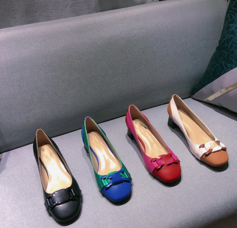 

2021 Newest Fashion top quality designers Luxury Leather Deluxe Women's Dress Casual ballet Soft Soles Low Heel Multicolor Beach flip-flops Wedding party Dress Shoes