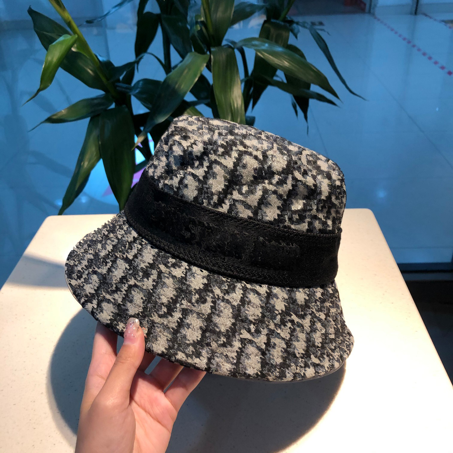 

2021 men's and women's classic fashion designer The four seasons Bucket Hat sun hats luxury noble high quality beach casual cap, Box