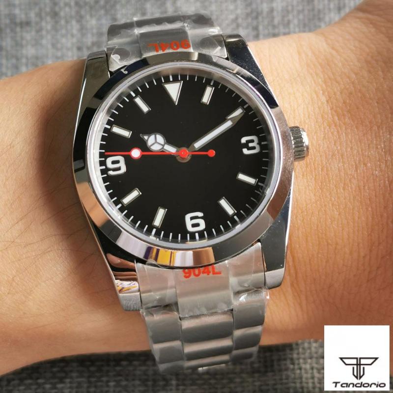 

Wristwatches 36mm Men's Watch Polished Bezel Japan NH35 Movement Oyster Bracelet Sapphire Glass Black Dial 904L Steel Band Green Lume, Red second