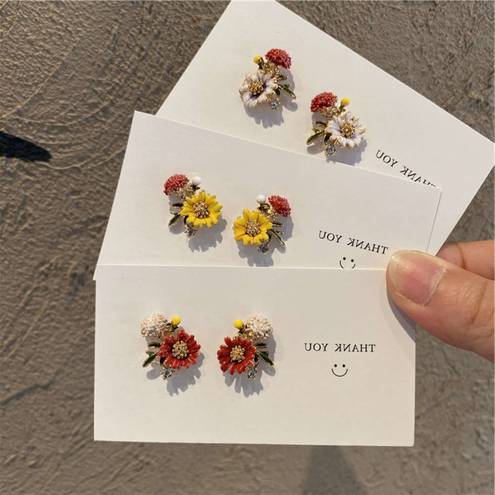 

earrings Mori's Enamel colored glaze Earrings female Korean Daisy S925 silver needle purple flower ball earrings, Golden