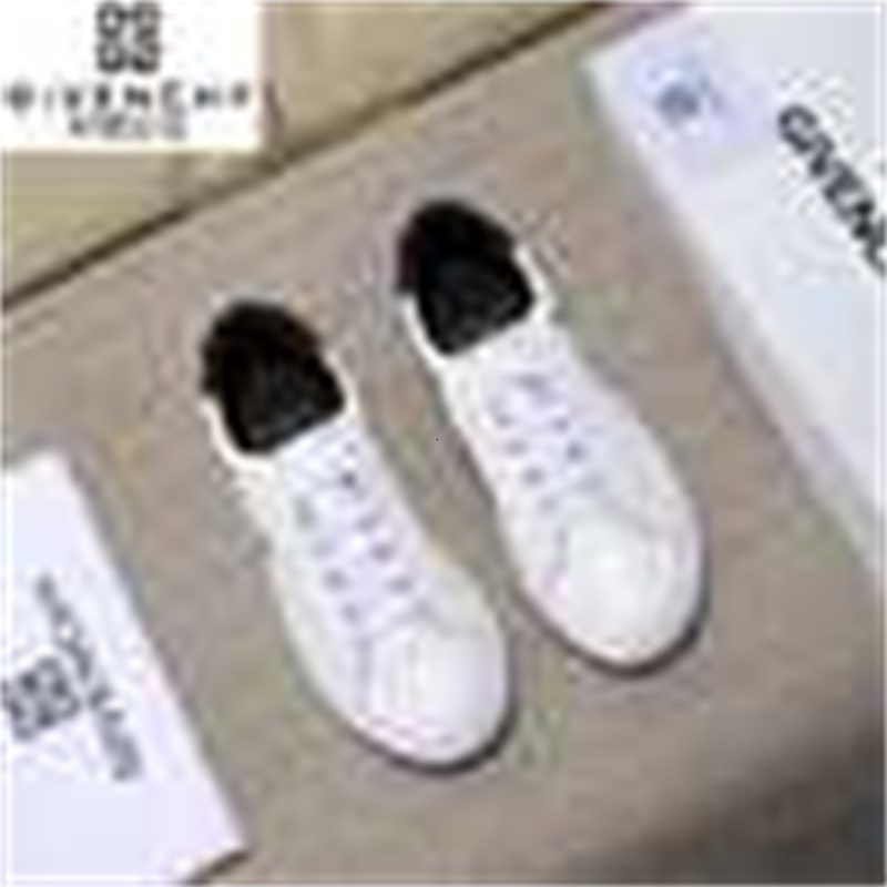 Bottes Hommes Dace-ups Designer Boucles de luxe Mocassins Femmes Mocassins Et Hommes Sneakers Robe Chaussures II8Q