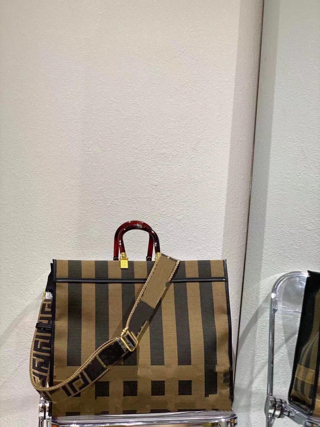 

Shoulder bag crossbody Onthego chain quilted leather designer brown fashion handbag