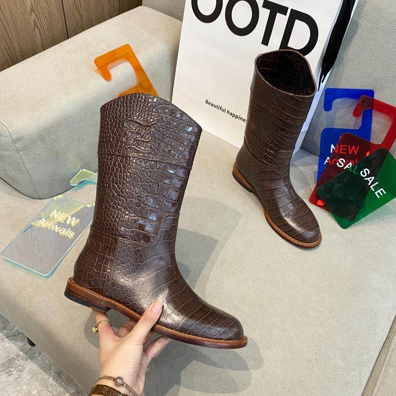 

KARLIGRAPHY crocodile embossed leather medium boot straight leg Flat round head, Black