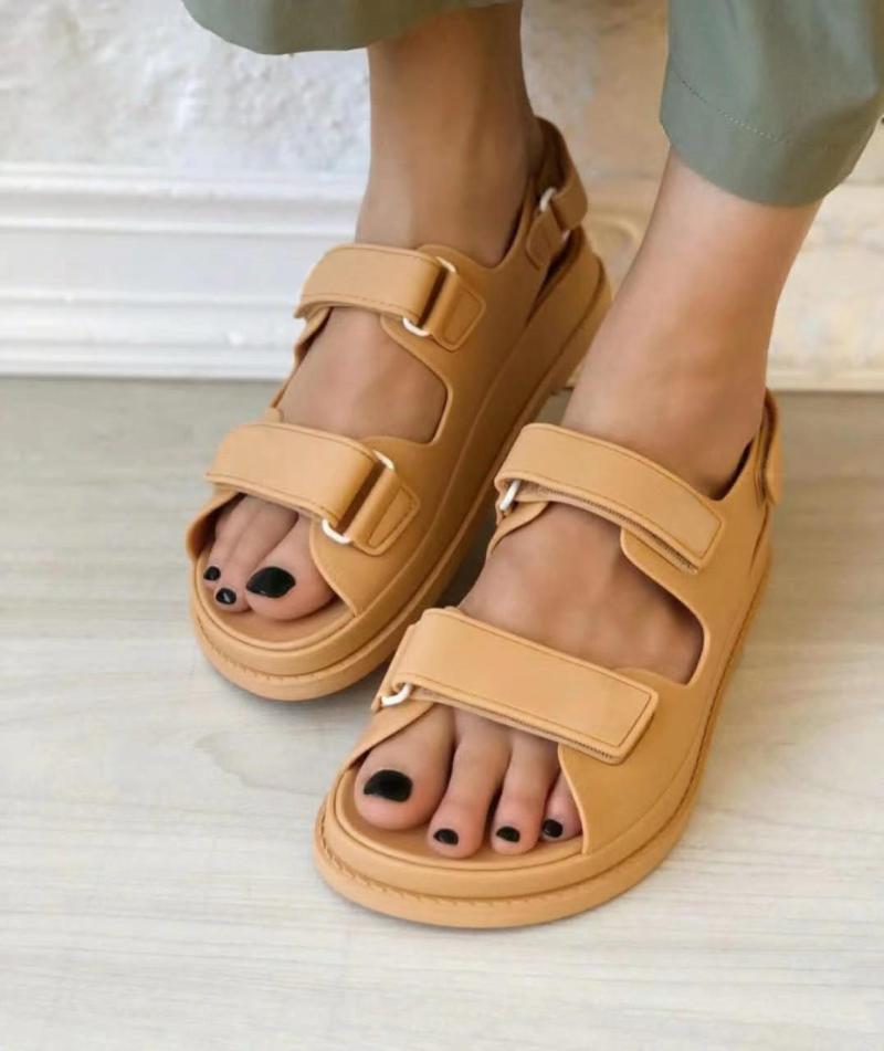 

Luxury Design Women Sandals Slippers Shoes For 2021 Outdoor Designer Sandales Sport Sneakers, Black