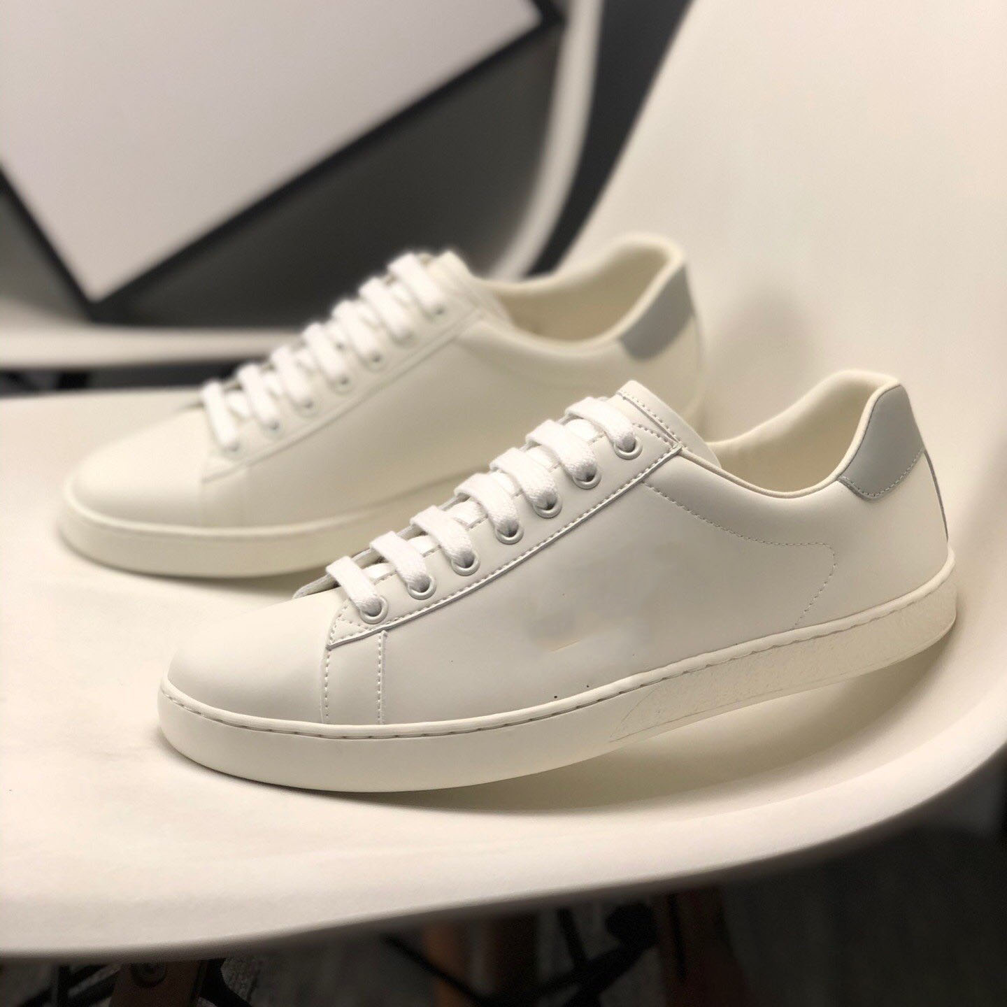 

2021Mens Casual Runnings Women Shoes Sneakers Top Quality Green Red Stripe Italy Bee Tiger Snake Loved Embroidered Trainers, Black