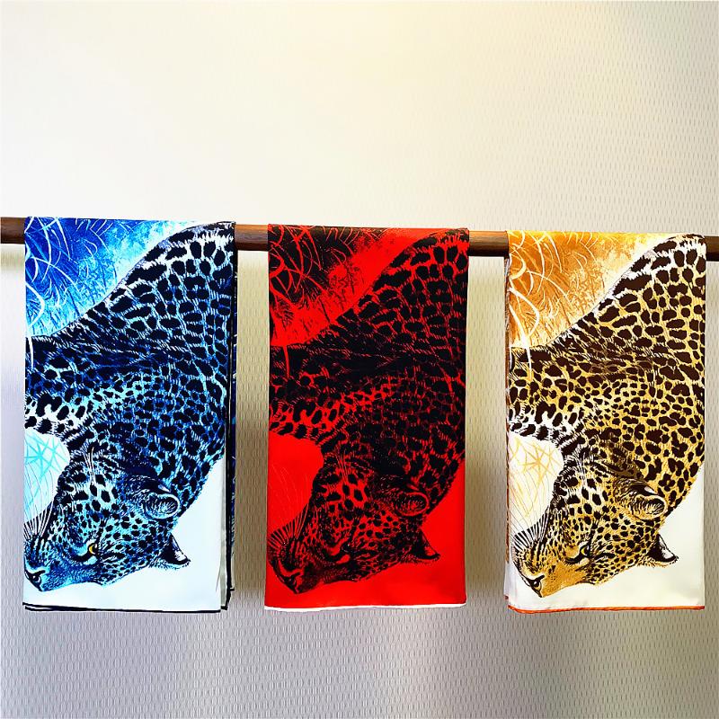 

Scarves Fast Selling 90cm Pure Hand Curled Forest Animal Lady's Twill Square Scarf Shawl Gift