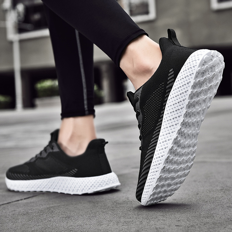 

Top Quality Sport Sneakers Womens Men Running Shoes Breathable Knitted Fabric Lace Up Athletic Trainers Size Eur 38-46 Code: LX18-0507