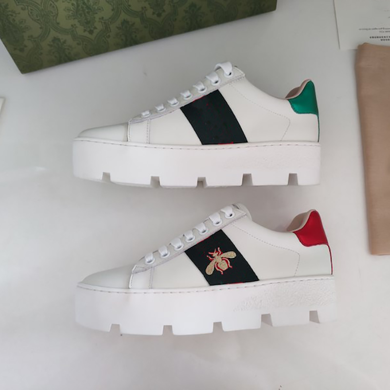 

Women's Ace Embroidered Platform Sneaker Designer Shoes Retro White Leather Trainers with green and red Web Gold bee Rubber Sole Casual Shoe, Socks