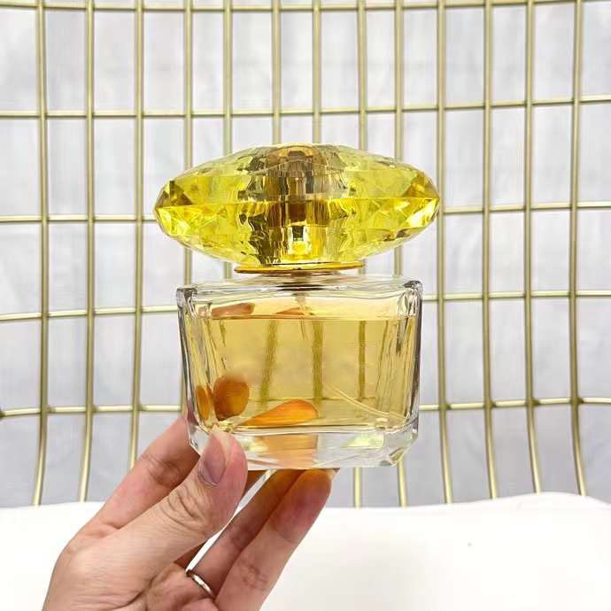 

Perfume for women Crystal Diamond 90ml with long lasting time good smell quality fragrance capactity Free and fast delivery