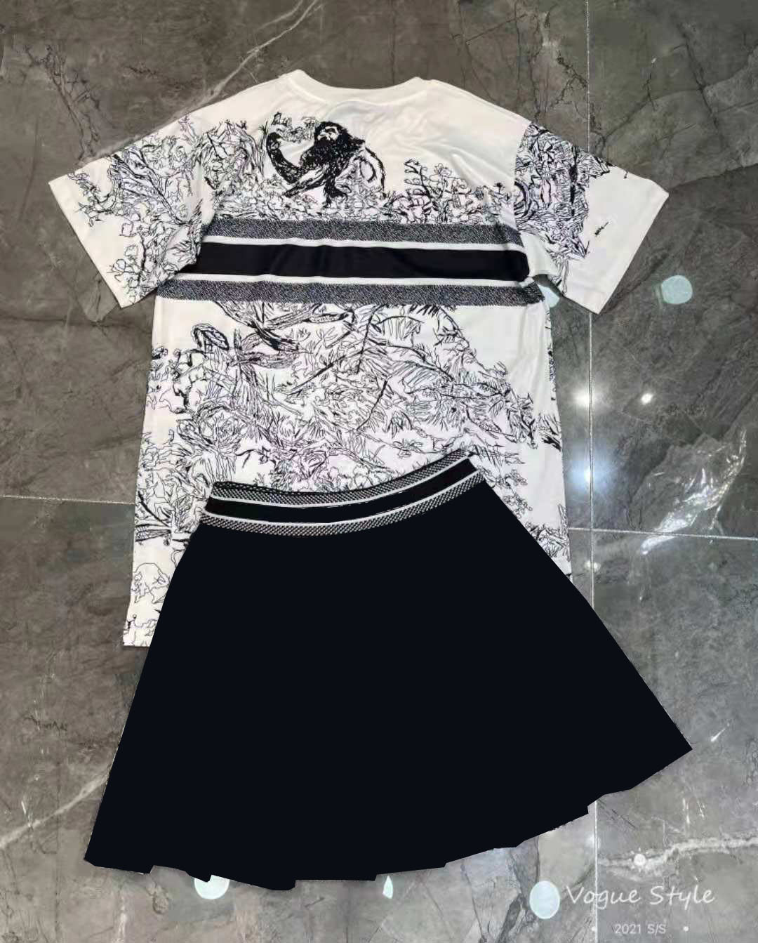 

Women Two Pieces Dress T Shirts And Skirts With Letter Pattern Tracksuit Fashion Style Outwears For Lady Tees Tops Shorts Dresses Sets Size -L, Black