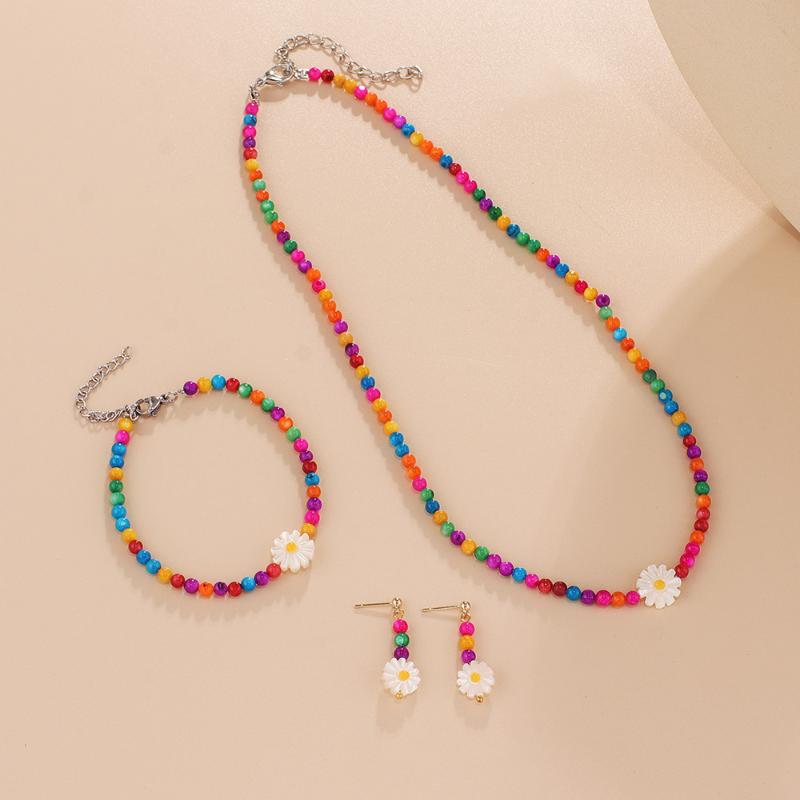 

Chokers Bohemian Colorful Shell Flower Beaded Necklace For Women Fashion Creative Handmade Beads Daisy Choker Jewelry Gift