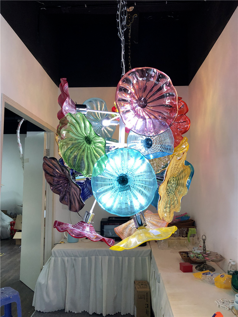 Art LED lustre Lampe de lustre Lustres de verre Pendentif Éclairage Multi couleur Personnalisé pour le salon Décoration de la maison