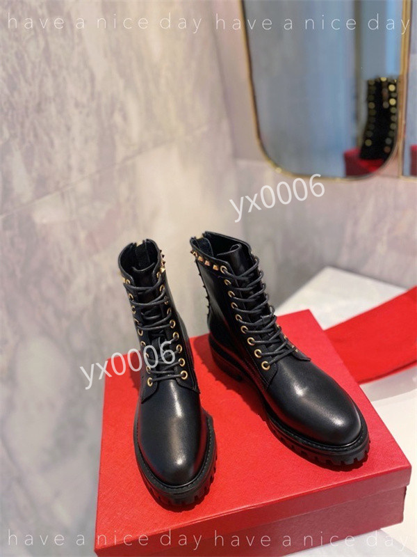 

2021 men women Martin boots Winter Shoes 35-42 Ankle Half Black white Bordeaux Wine red Green Pumpkin Orange mens fashion platform yh211103, 01