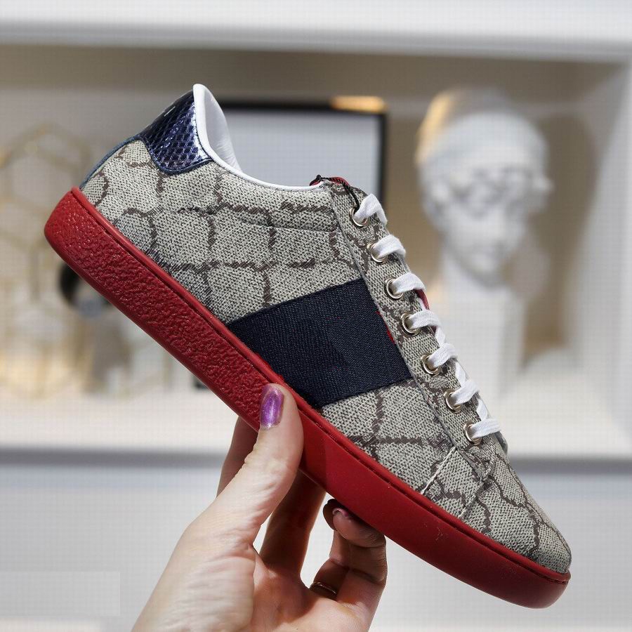 

High Quality Ace Casual Shoes Classic Flats Designer Sneakers For Men Women Fashion Luxury Stripes Red Green Leather Trainers Chaussures Lace up Trend