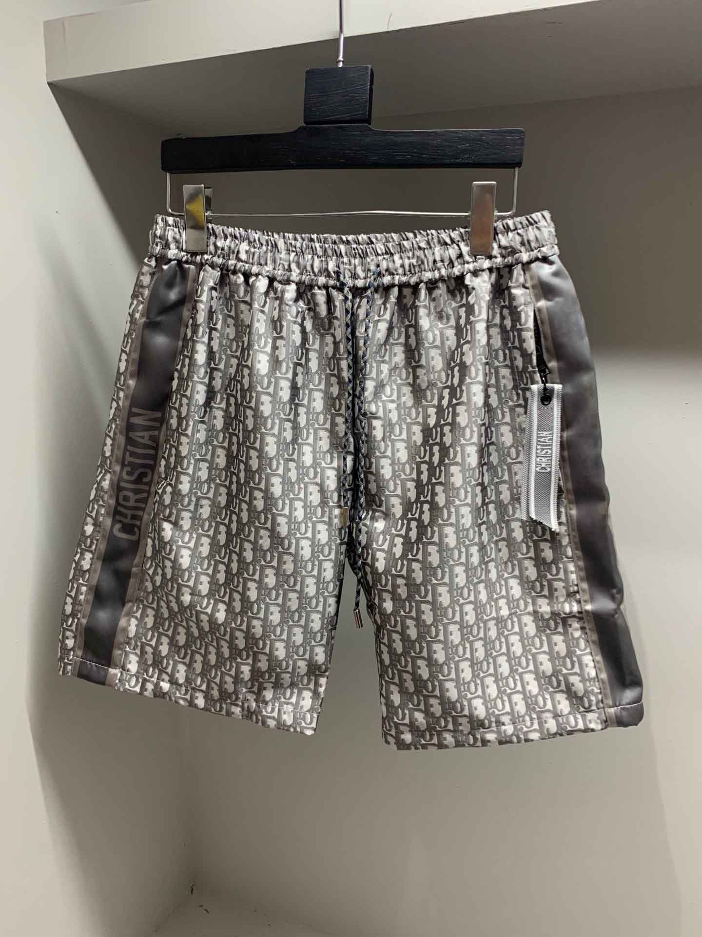 

2021 new beach pants official website synchronous comfortable waterproof fabric men's color: picture color code: m-xxxl 1S22421, Black