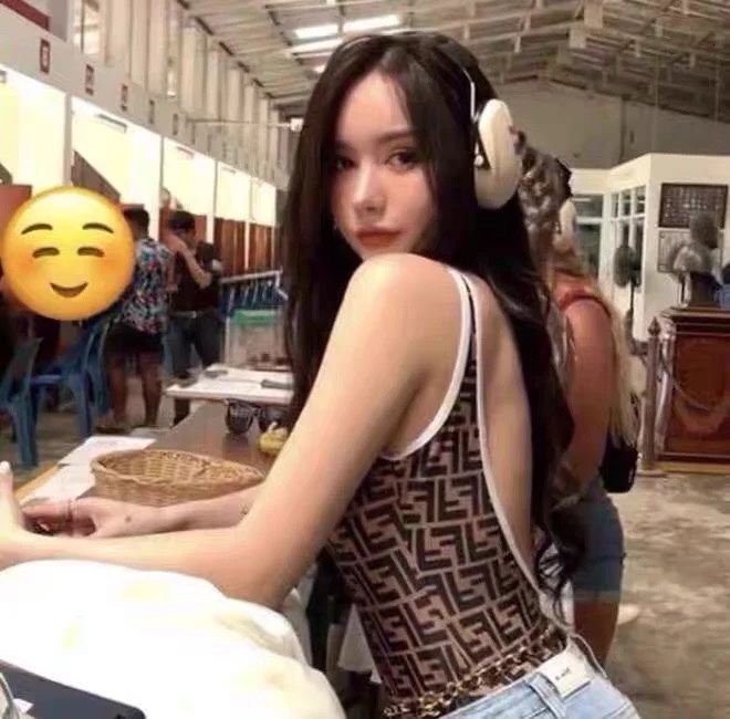 

Lady FD old flower show open back Sexy French one piece bikini with double f letters, White