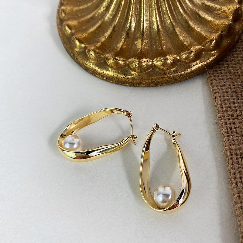 Stud Fashionable Retro Metal Tide Irregular Geometric Pearl Earrings Female Korean Temperament Design Cold Wind-image-699086849