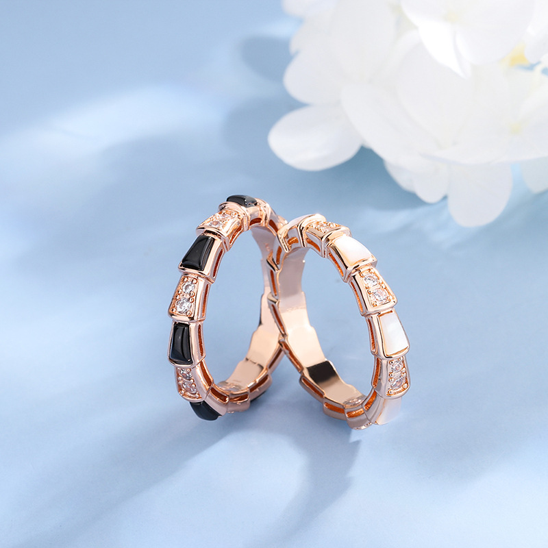 

Baojia snake bone snake-shaped With Side Stones female 925 sterling silver diamonds red agate and mother-of-pearl plated 18k rose gold wholesale