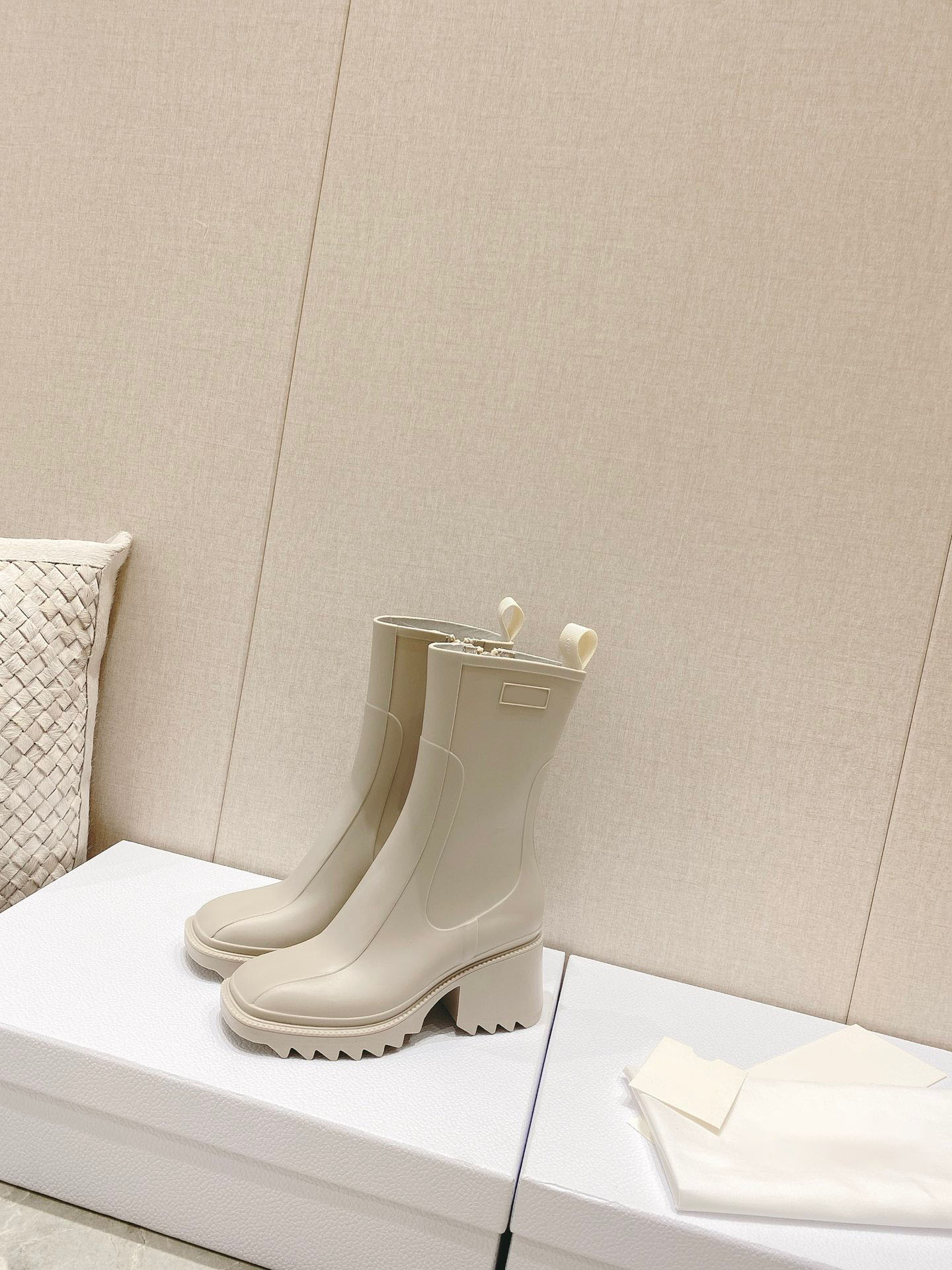 

Classic fashion low heel women's rain boots multi color PVC steel seal logo design side zipper size 35-40, Brown