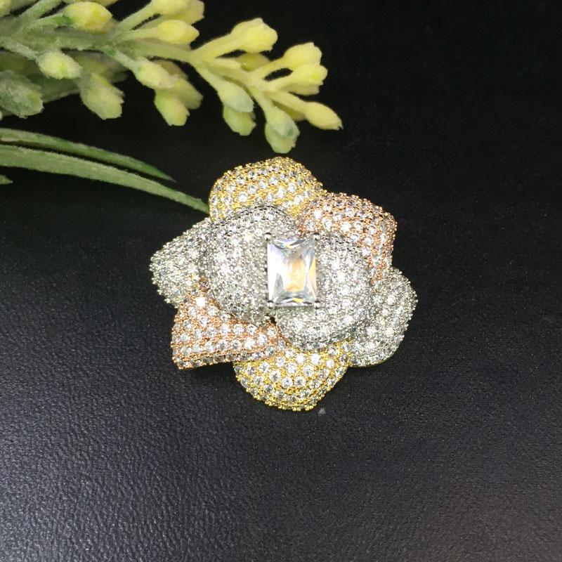 

Pins, Brooches Lanyika Fashion Jewelry Delicate Blooming Rose Brooch Pendant Dual Use For Wedding Party Micro Pave Gift, Gray