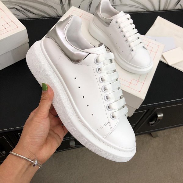 

Mens Causal Shoes Oversized Fashion Luxurys Designers Chaussures White Leather Dress Sneakers Platform Bottom Black Red Loafers