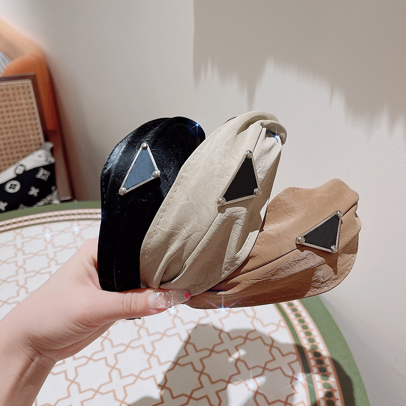 

19color Korean Women Designer Letters Print Triangle Headband Classic Vintage Wide Edge Cross Knotted Hair Hoop Retro Small Sweet Wind Headwarp Accessories