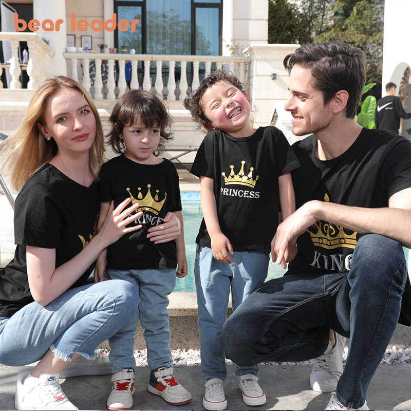 

Bear Leader Summer Fashion Family Matching T-Shirt Crown Print Princess Clothes Dad Mom Boys Girls Casual Cute Clothing 210708, Ah8541black