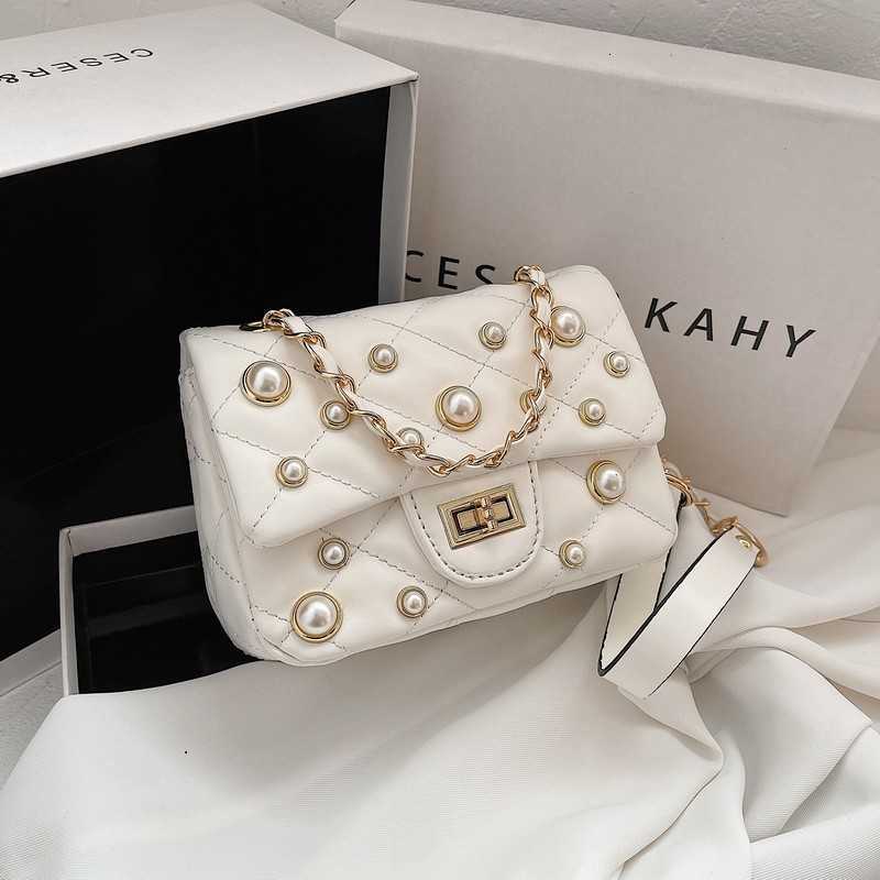 

Xiaoxiangfeng Pearl Lingge Chain Xiaofang 2021 Spring and Summer Women's Fashion Foreign Style Msenger Bag, White