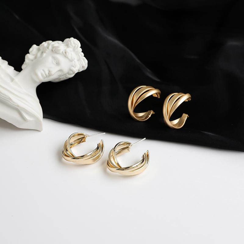 

Stud S925 Silver Needle Irregular Circle Cross Earrings Golden Light Sense Of Luxury Senior 2021 Temperament
