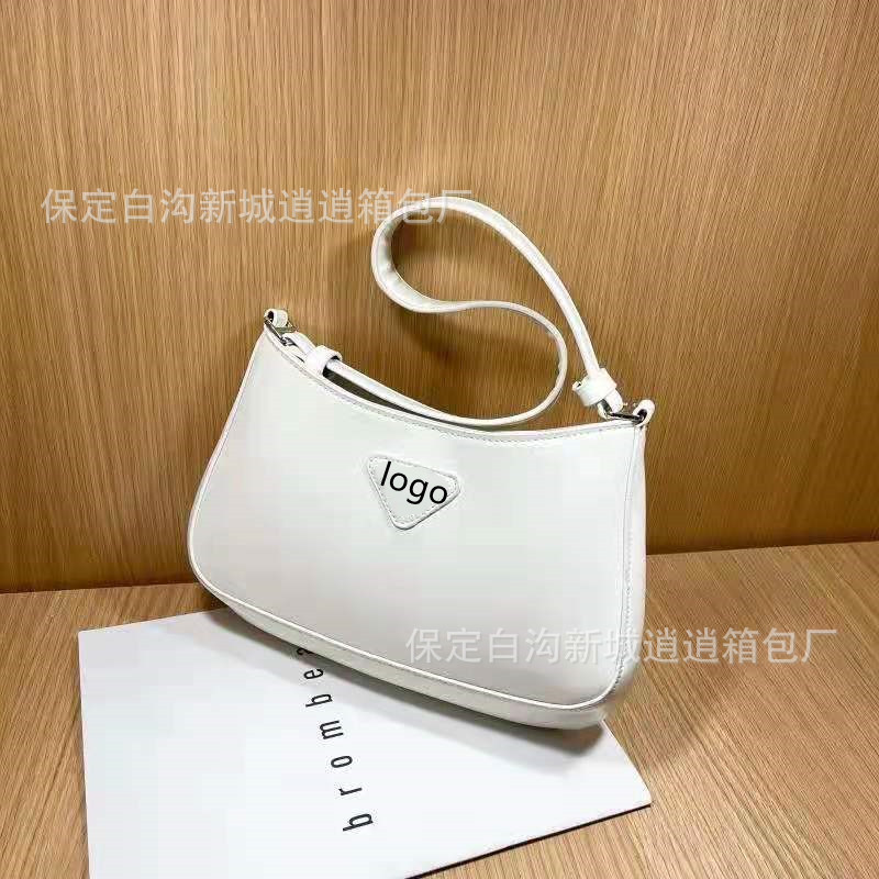 women's underarm bolsa