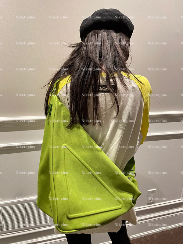 

Designer Green Bag 2022SS Milano Big Triangle Bags Shoulder Bag Nylon Crossbody Cool Cute Shopping Bag Size 60*32 cm, #1