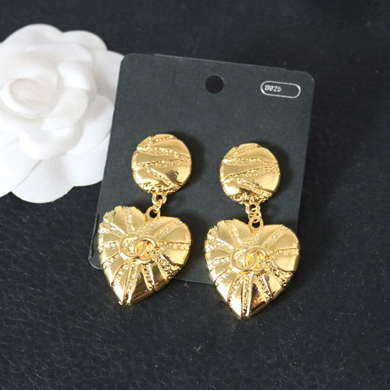 

Designer Earrings Ear Stud Designers Brand 18K Gold Plated Double Letters Fashion Women Temperament Earring Wedding Jewerlry Classic Style ER0530