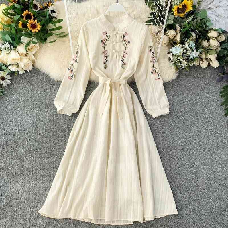 

Spring Autumn Vintage Dres Floral Embroidery Long Robe Ladies Sleeve Bandage Boho Vestidos Mujer 210602, Beige