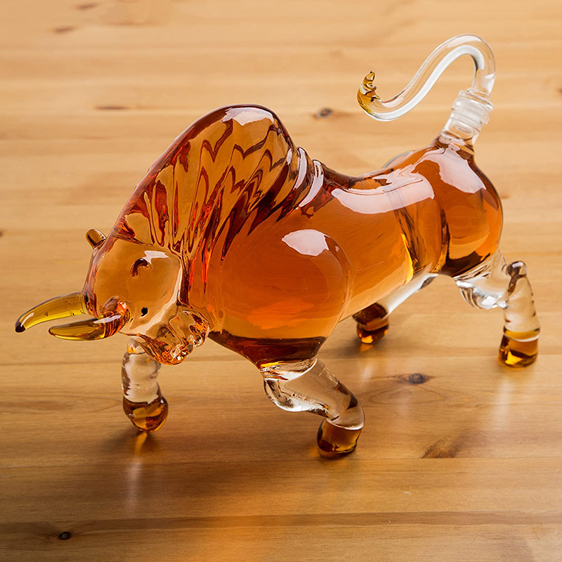 

The Wine Decanter Charging Bull Liquor Decanter Made For Bourbon Whiskey Scotch, Rum or Tequila 1000ml