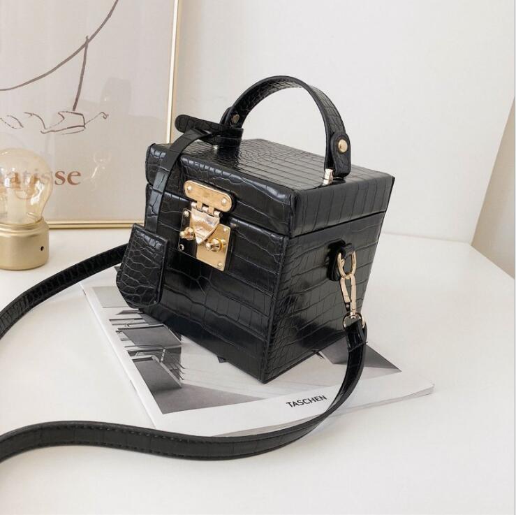 

Factory wholesale women handbag Joker embossed womens shoulder bag solid color Alligator fashion messenger bags street trend black leather handbags