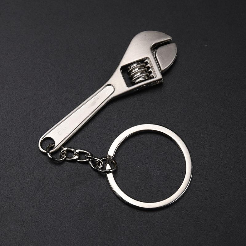 

Keychains Portable Car Key Chain Mini Wrench Metal Adjustable Universal Spanner For Bicycle Motorcycle Accessories