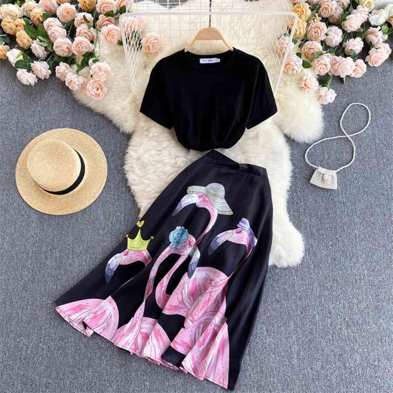 

Elegant Ladies Summer Two piece set Solid Black Tshirt With High waist Flamingo Print Pleated Long Skirt Suits Female Outfits 210602