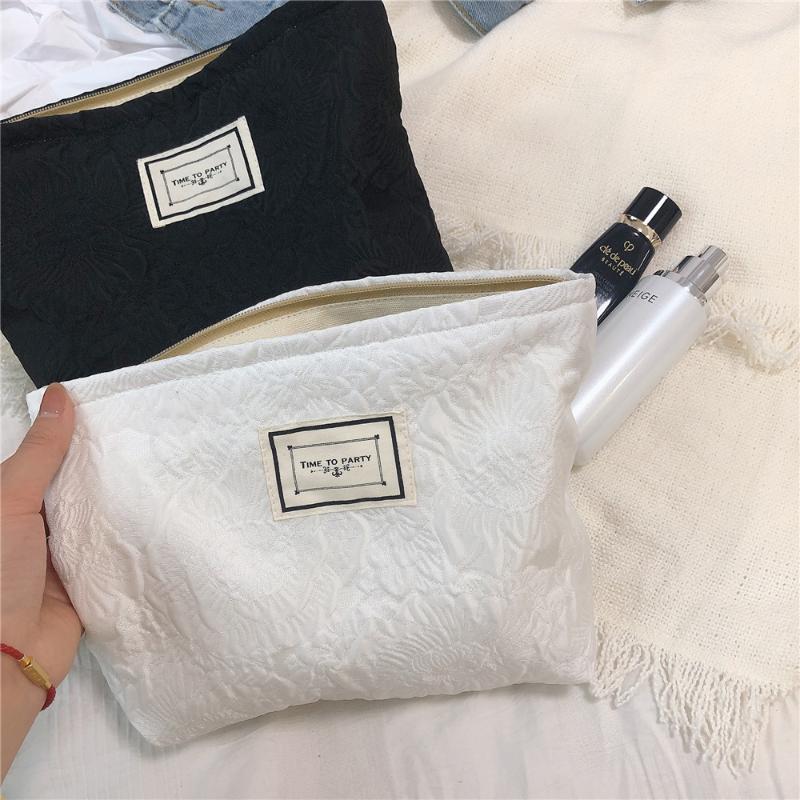 

Cosmetic Bags & Cases Jacquard Fabric Bag Retro Floral Make Up Organizer Large Women Toiletry Girls Beauty Brush Storage Clutch, White