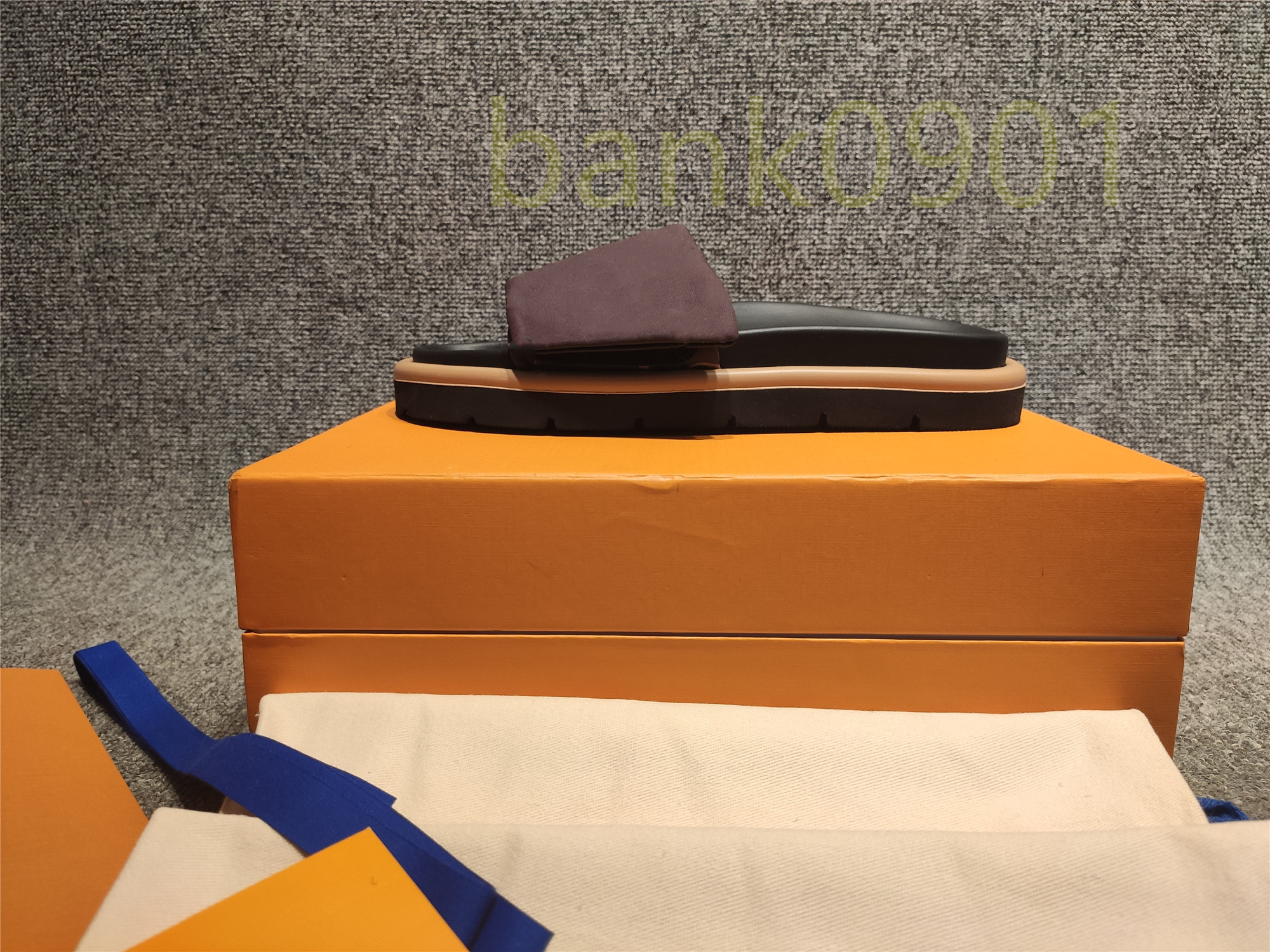 

Designer man sandal Beach Slides Woman embossed Slipper Wholesale Price Crocodile Skin Leather Flip Flops Sexy Ladies quality1 Scuffs Shoes Original Box size 35-46