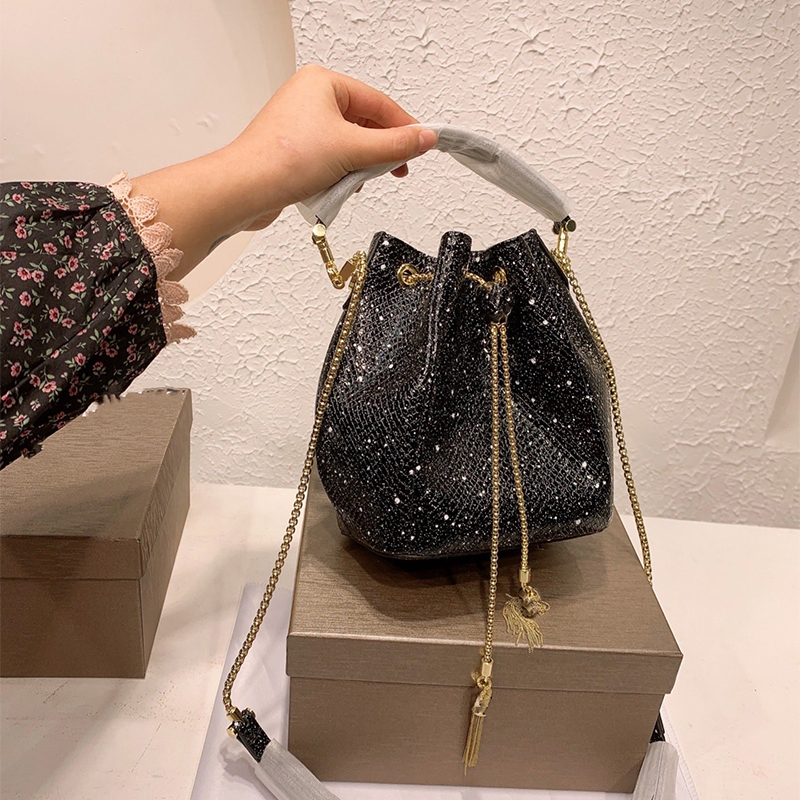 Top Sac Senior Classic Femmes Sucket Serket Head Matériel Fine Flash Cuir 16cm Européenne et Américaine de luxe Street Designer Sac à main Portef