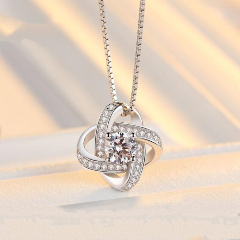 

Pendant Necklaces Love In My Heart Series-ZirconRhinestone Necklace Fashion Short ClavicleChain Woman Jewelry Accessories Ornament